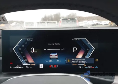 2025 BMW 330I xDrive z USA, uszkodzony, nr VIN 3MW89CW06S8F12689